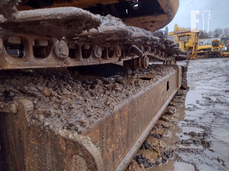 2019-deere-75g-image-35