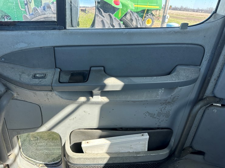 #40057-•-2001-freightliner-century-classic-s/t-t/a-daycab-truck-tractor-1fujbbbg41lh91794-image-70