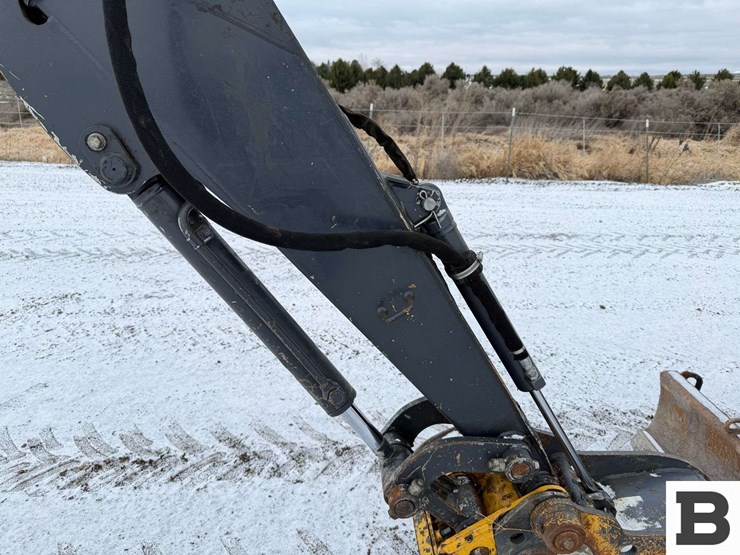 2017-deere-35g-image-9