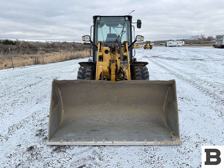 2013-caterpillar-906-image-9