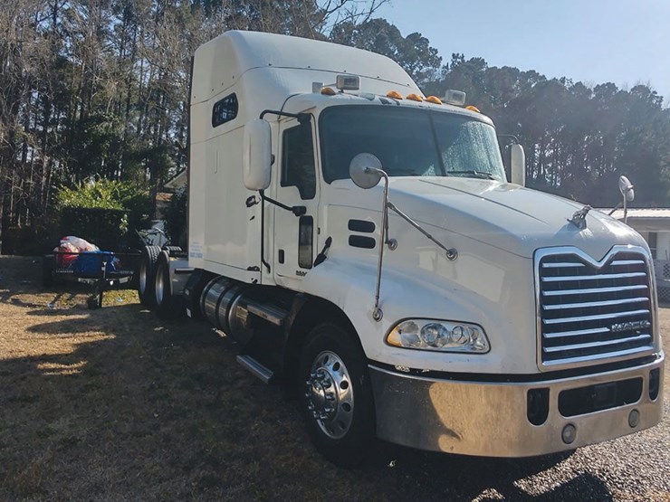 2016-mack-cxu613-image-2