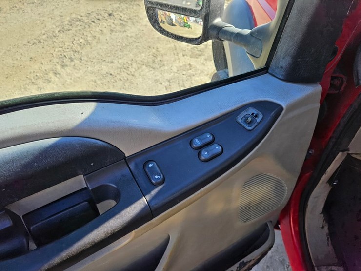 2005-ford-f550-image-21