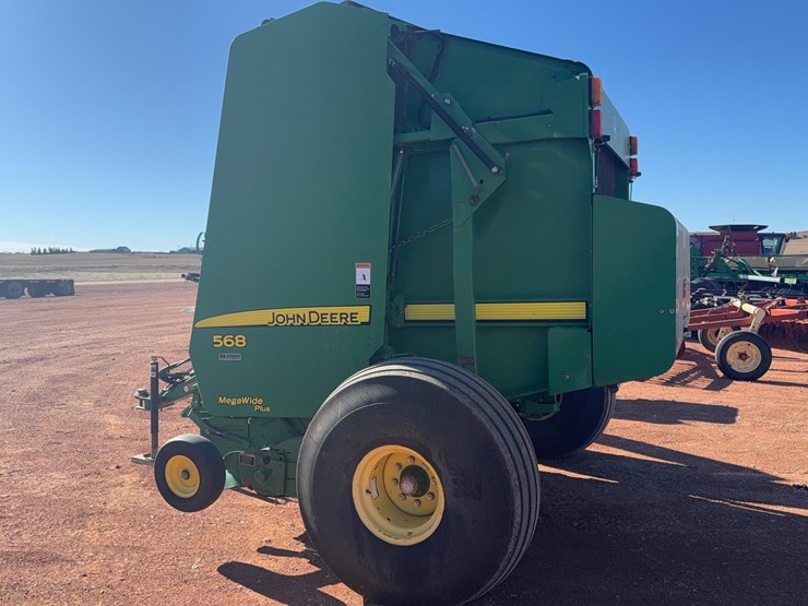 john-deere-568-image-2