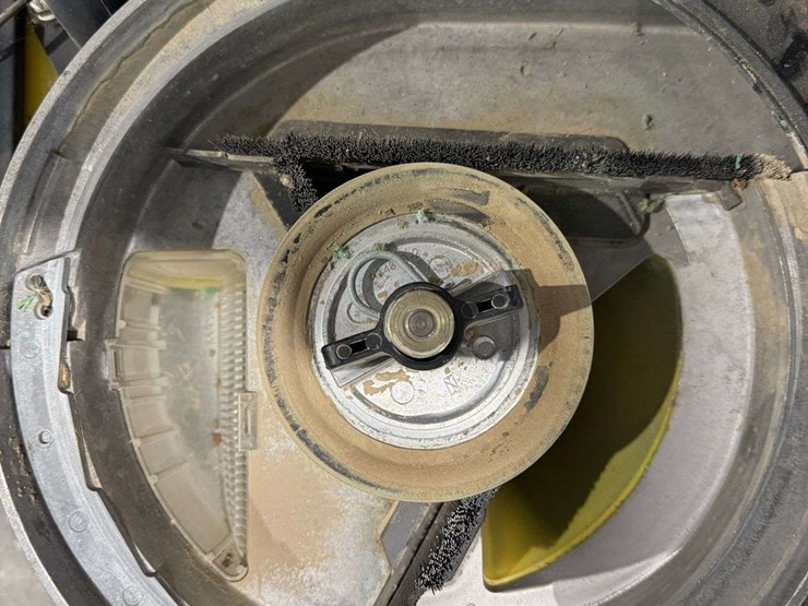 qty.-16--1790-seed-meters-and-mini-hoppers-w/-pro-shaft-drive-image-7