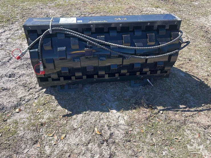 58in-padfoot-vibratory-roller-skid-steer-attachment-image-5