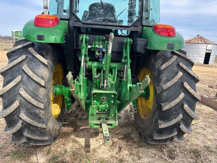 2011-john-deere-5090m-image-15