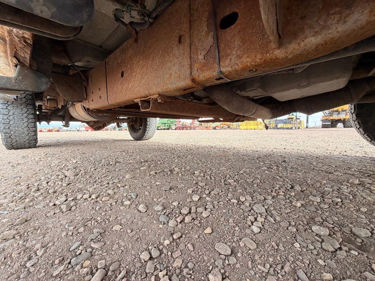 2010-chevrolet-silverado-pickup-image-9