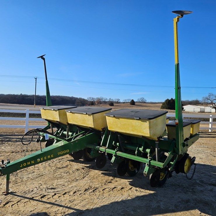 JOHN DEERE 7000