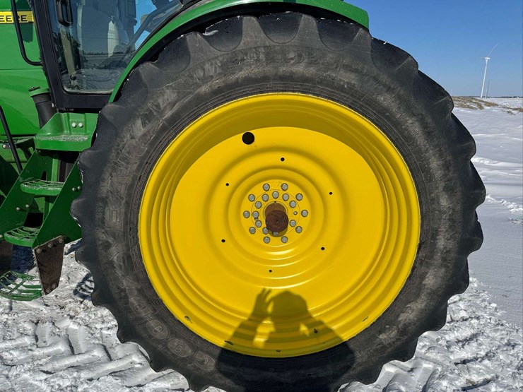 2012-john-deere-8310r-image-41