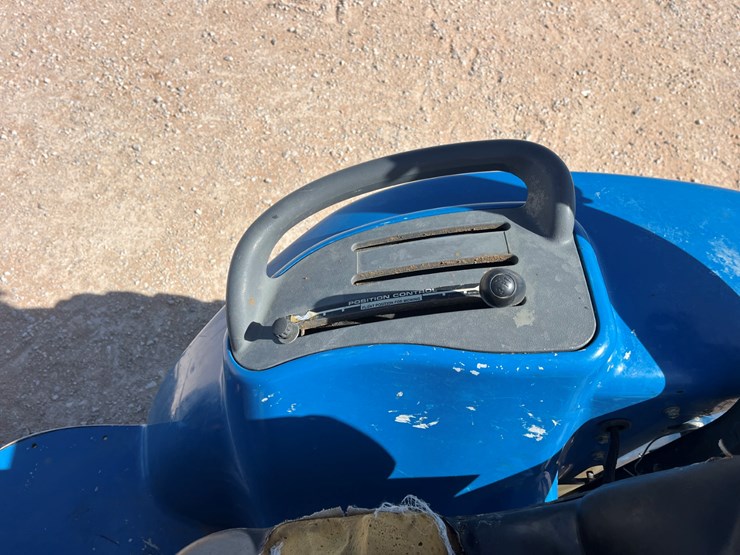 new-holland-tc33-image-9