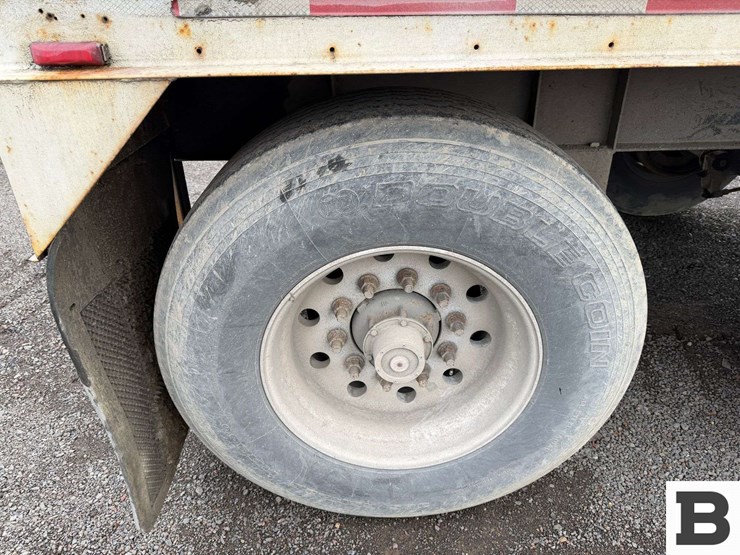 2000-neville-trailer-image-33