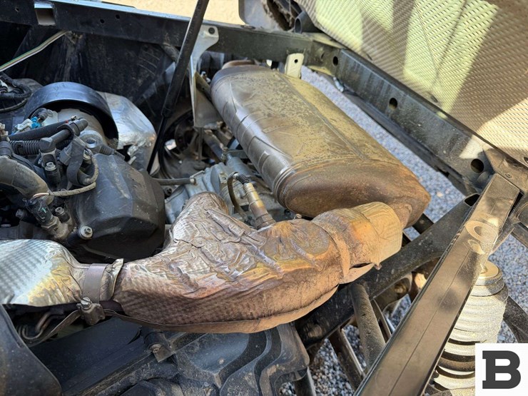 2023-can-am-defender-limited-hd10-atv-image-30