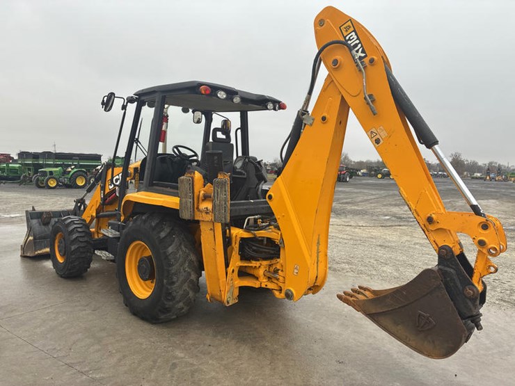 2019-jcb-3cx-image-8