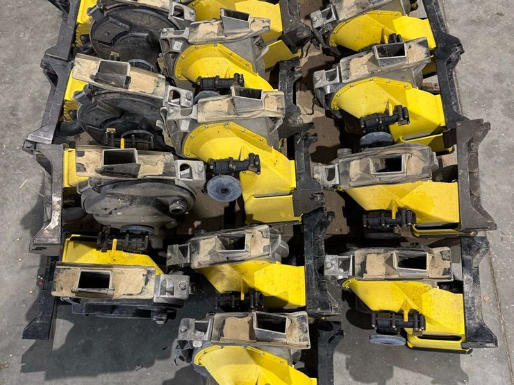 qty.-16--1790-seed-meters-and-mini-hoppers-w/-pro-shaft-drive-image-12