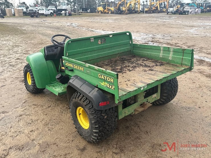 john-deere-gator-image-4
