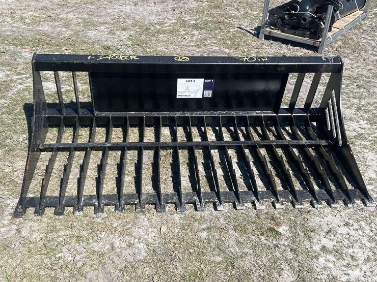 70in-rock-bucket-skid-steer-attachment-image-4