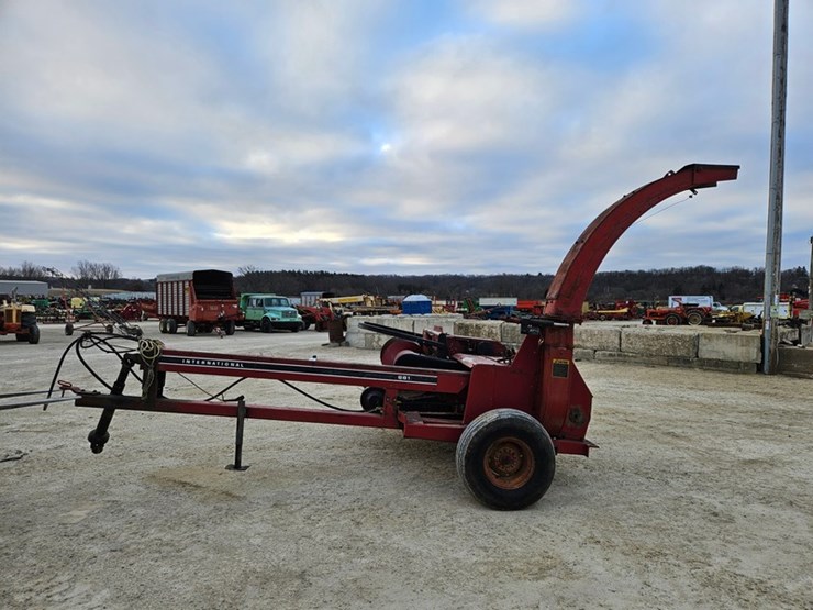 international-881-image-2