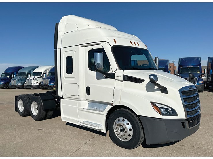 2022-freightliner-cascadia-116-image-1