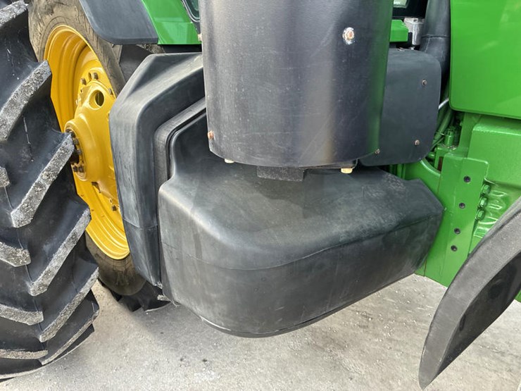 2012-john-deere-8260r-image-21