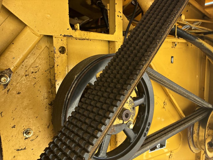 new-holland-tr89-image-56