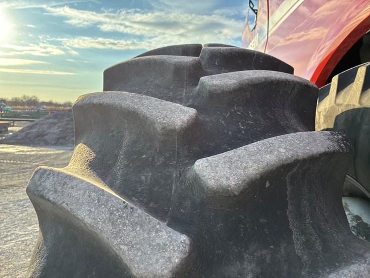 2010-case-ih-8120-image-38