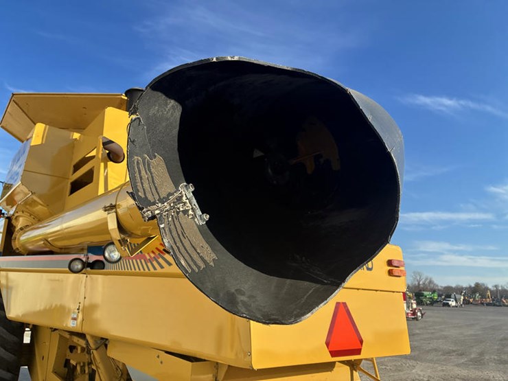 new-holland-tr89-image-19