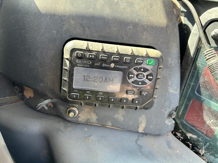 2021-kubota-svl97-2-image-26