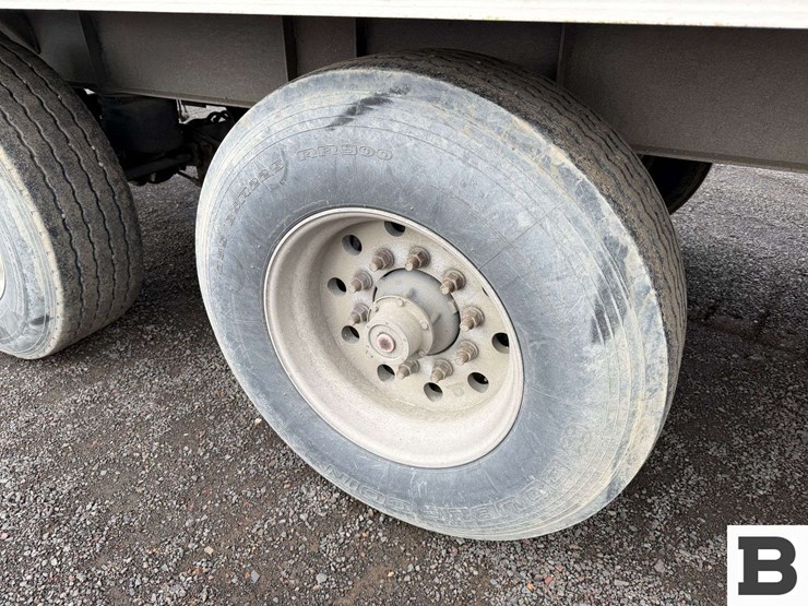 2000-neville-trailer-image-26