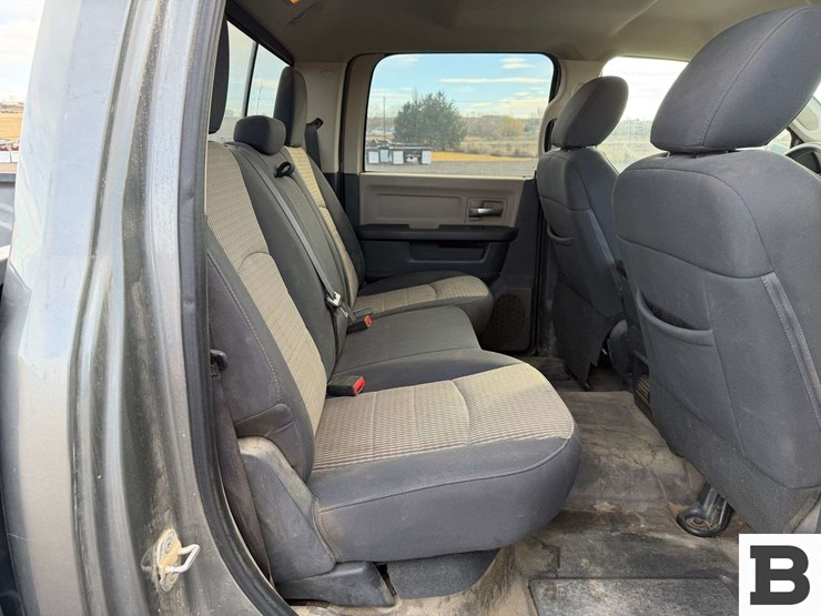 2012-dodge-2500-image-23