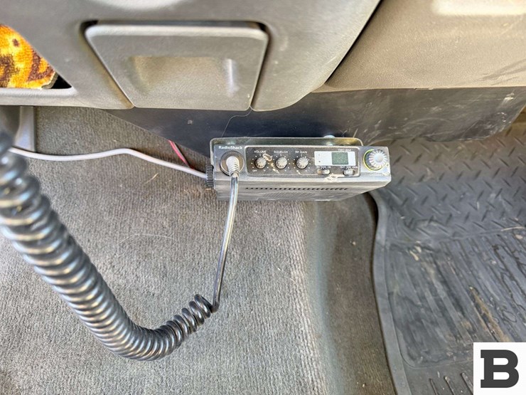 2003-gmc-2500-image-40