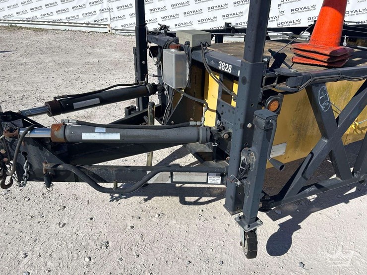 2011-energy-absorption-systems-tma9000-19ft-attenuator-trailer-image-10