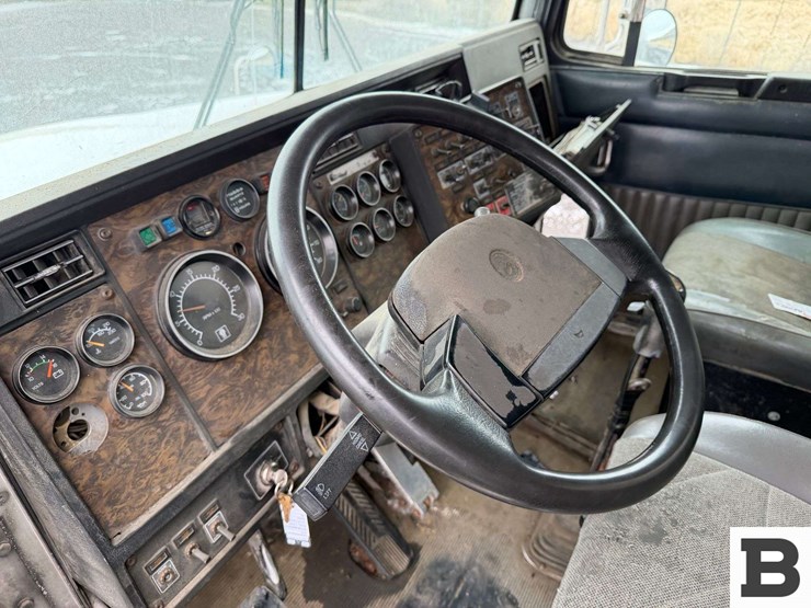 1998-kenworth-t800-image-83