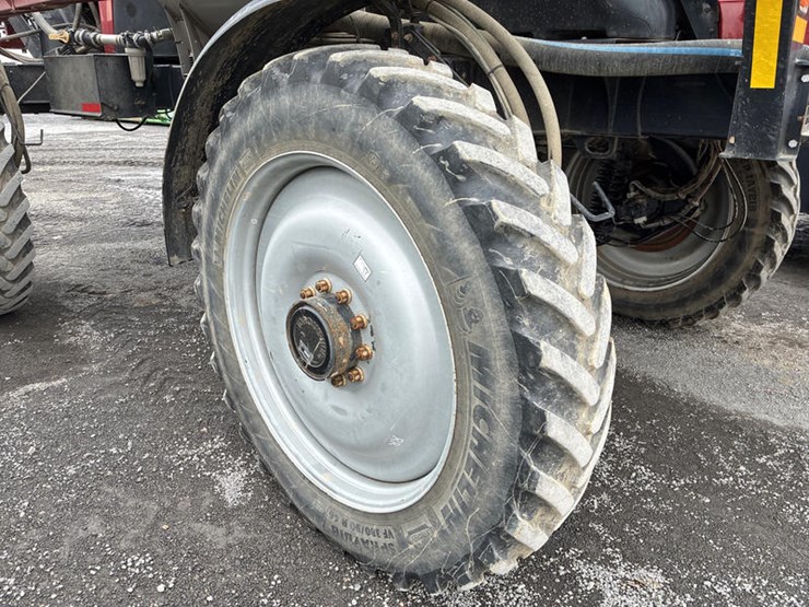 2015-case-ih-patriot-3340-image-10