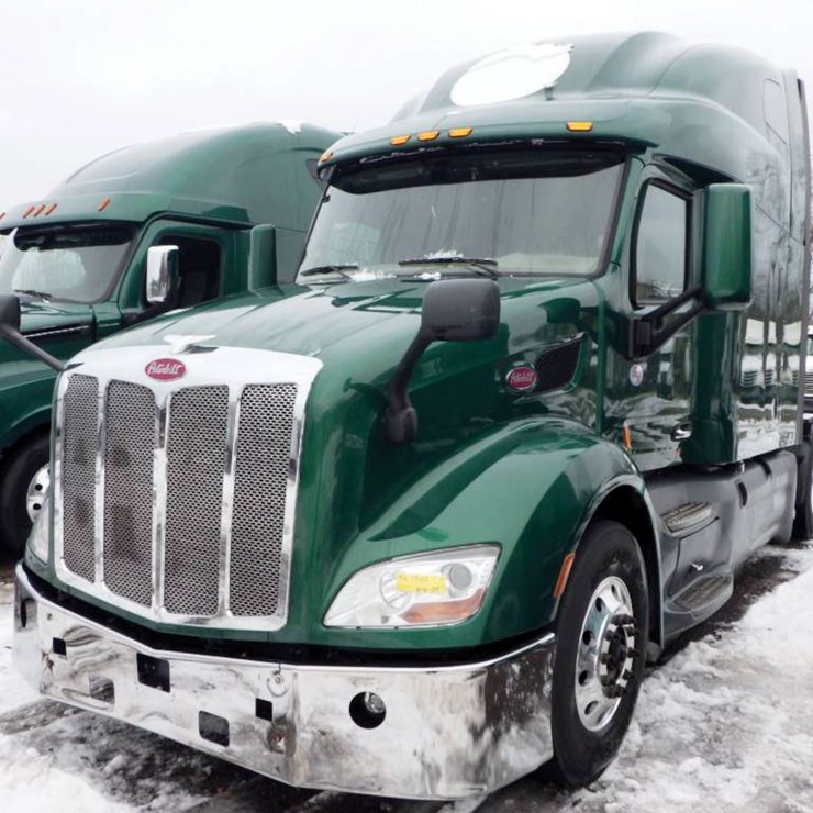 2022 PETERBILT 579