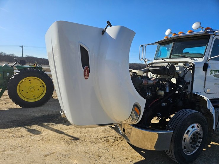 2011-peterbilt-386-image-15
