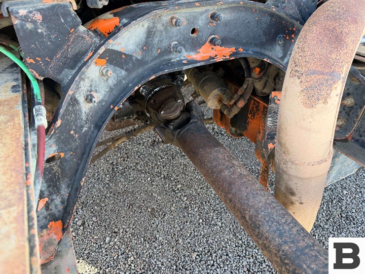 1985-ford-8000-image-16