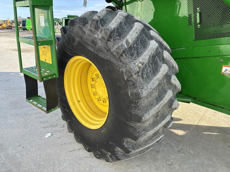 2009-john-deere-9570-sts-image-37