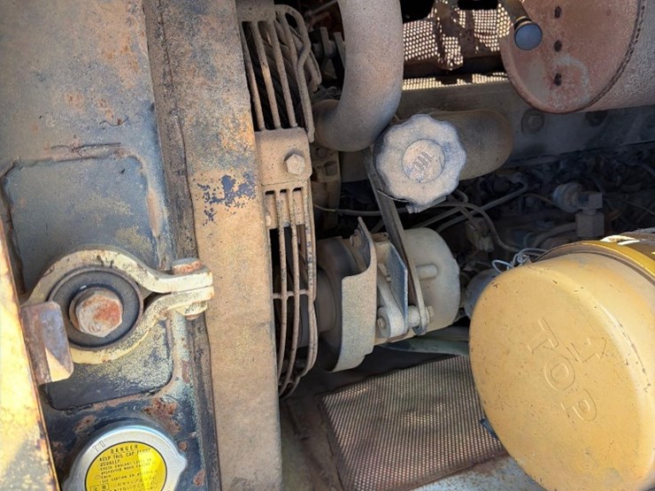 komatsu-d37p-5-image-15