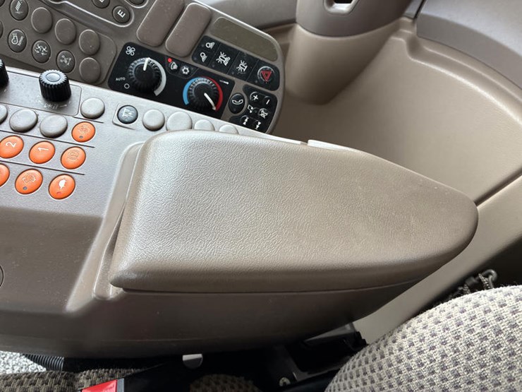 2013-john-deere-s690-image-107