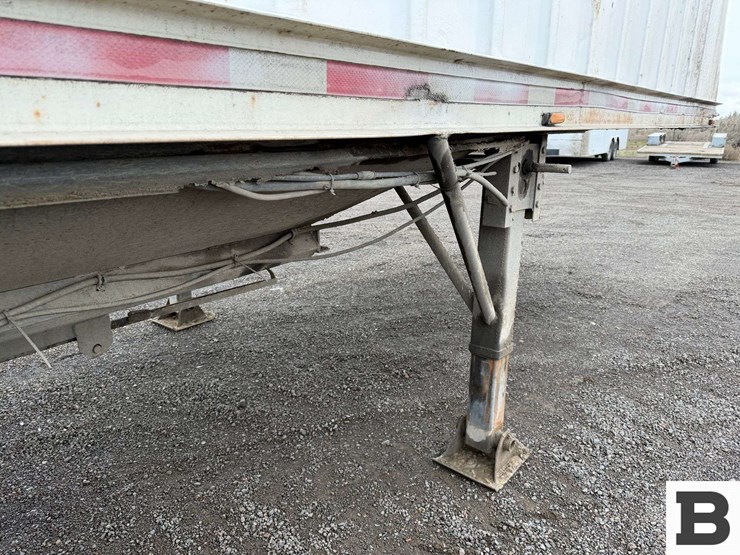 2000-neville-trailer-image-40