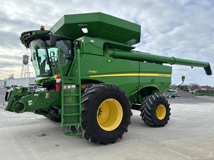 2013-john-deere-s690-image-9