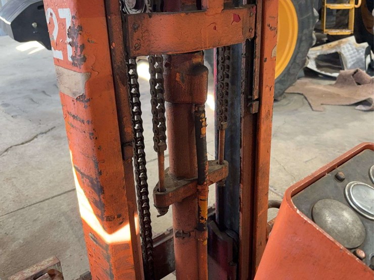 clark-forklift-image-7