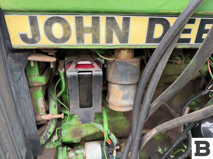 1983-john-deere-2350-image-48