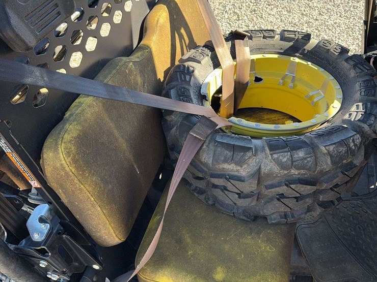 john-deere-gator-image-13