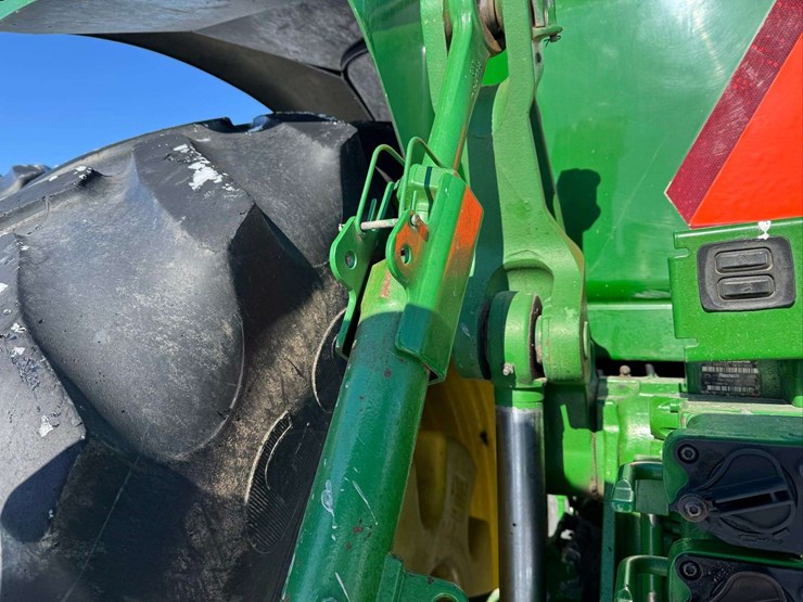 2012-john-deere-8310r-image-60