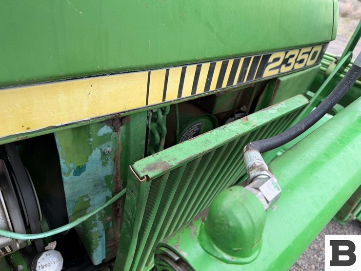 1983-john-deere-2350-image-50