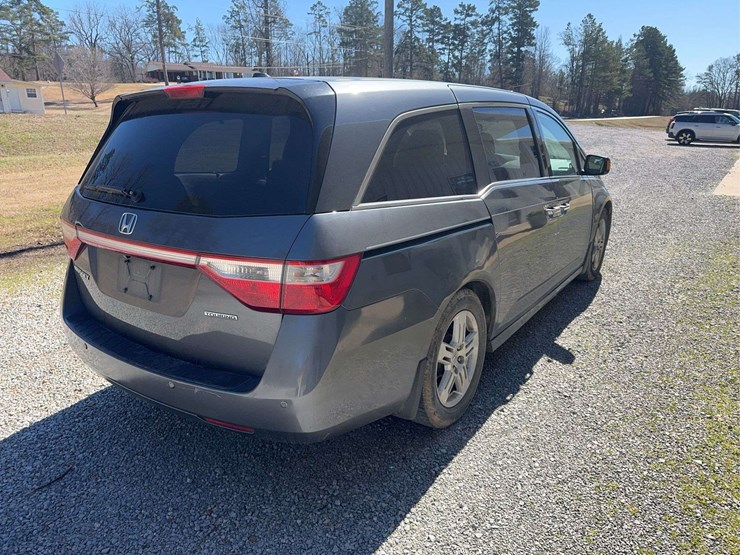 2012-honda-odyssey-image-5