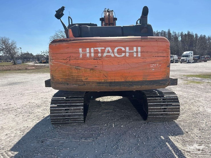 2015-hitachi-zx210-lc-image-28