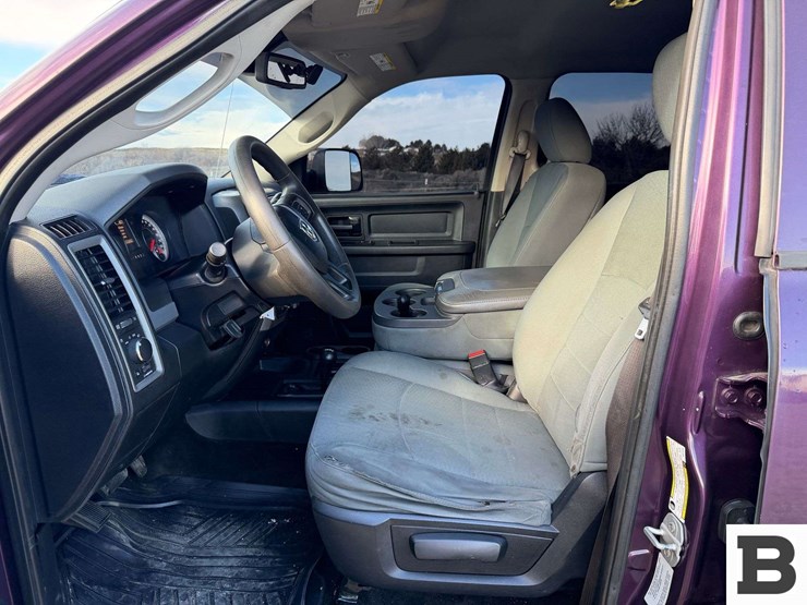 2015-dodge-2500-image-34