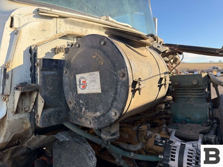 1985-ford-8000-image-48